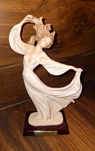 Santini tanzende dame - a.,